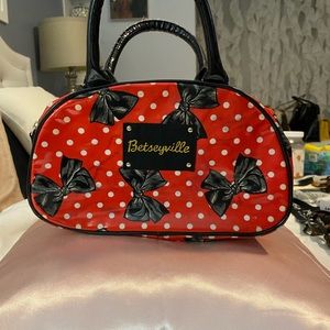 Betseyville bow purse